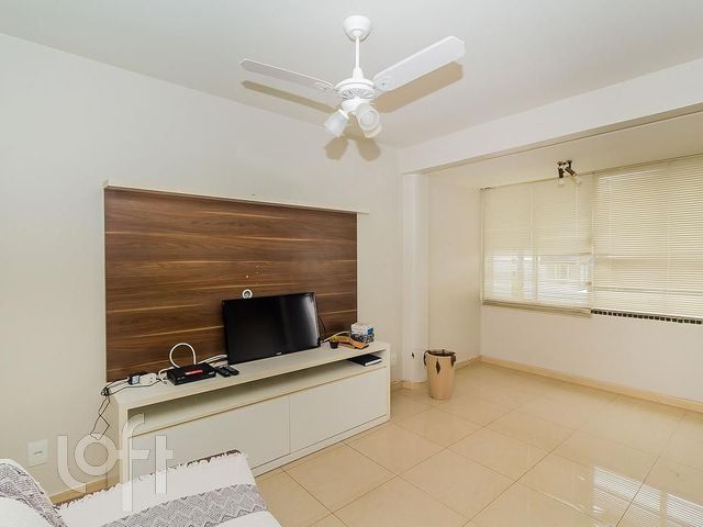 Apartamento com 108m², 3 dormitórios, 1 suíte, 1 vaga, Floresta em Porto Alegre