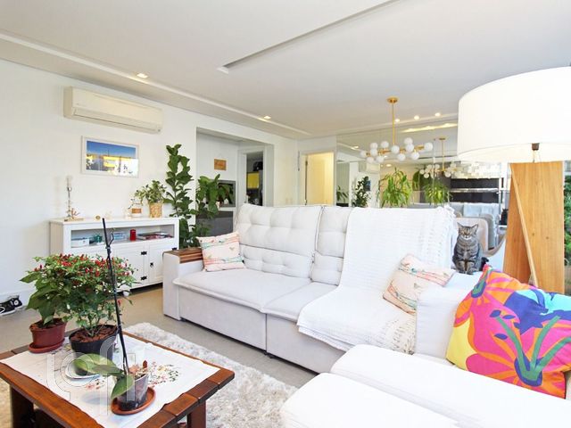 Apartamento com 99m², 3 dormitórios, 3 suítes, Menino Deus em Porto Alegre