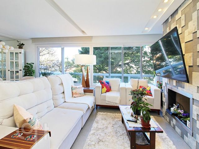 Apartamento com 99m², 3 dormitórios, 3 suítes, Menino Deus em Porto Alegre