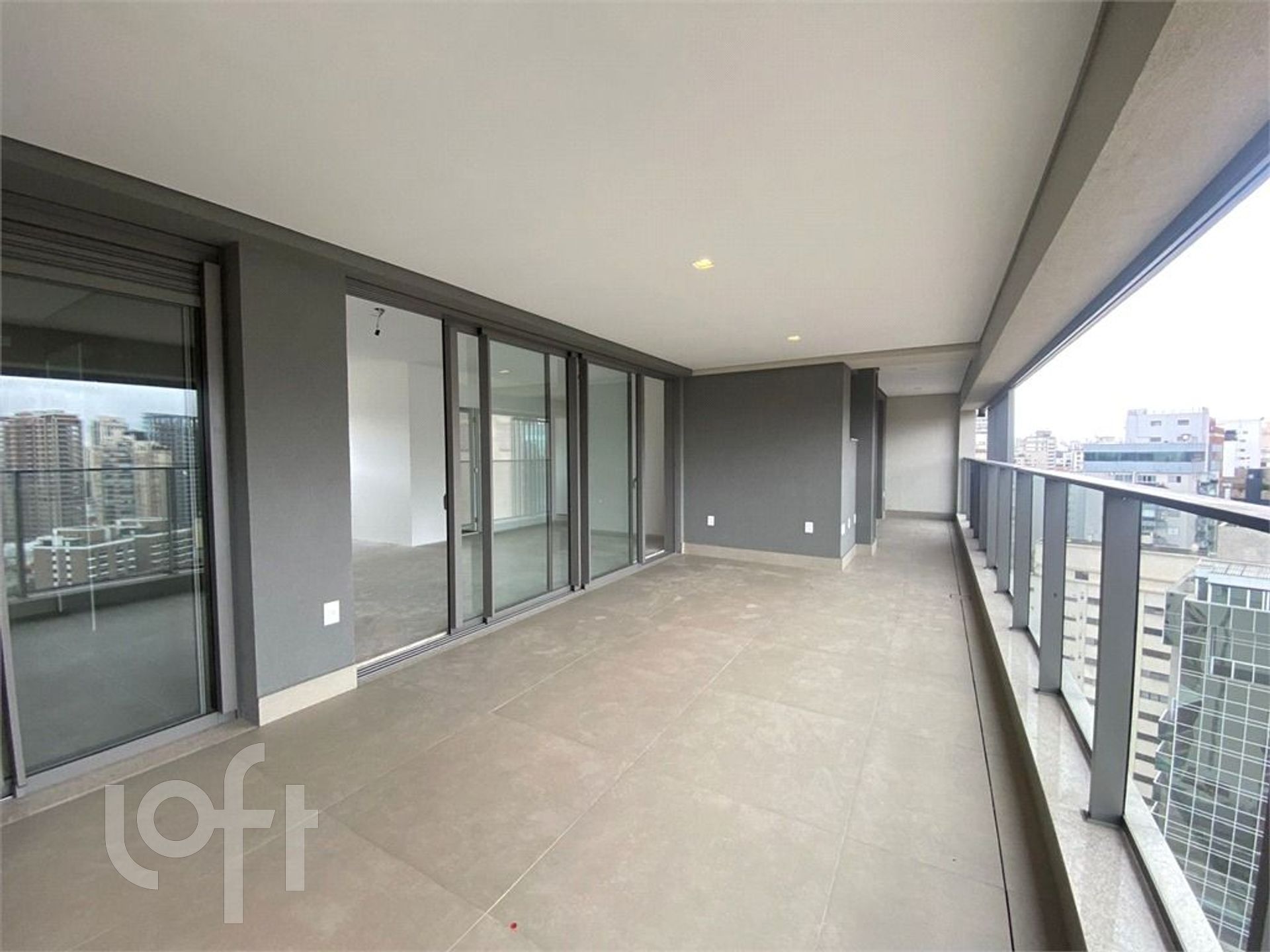 Apartamento à venda com 3 quartos, 160m² - Foto 3