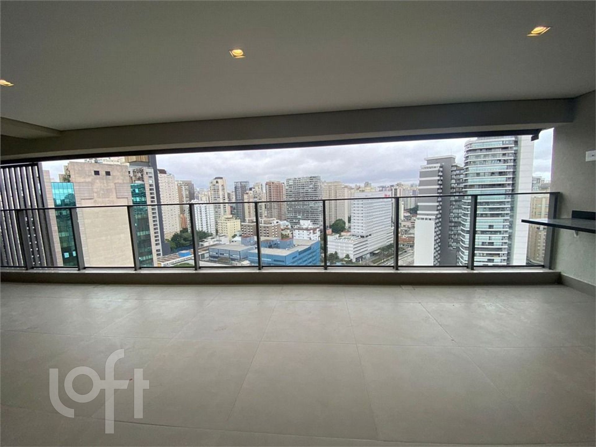 Apartamento à venda com 3 quartos, 160m² - Foto 2