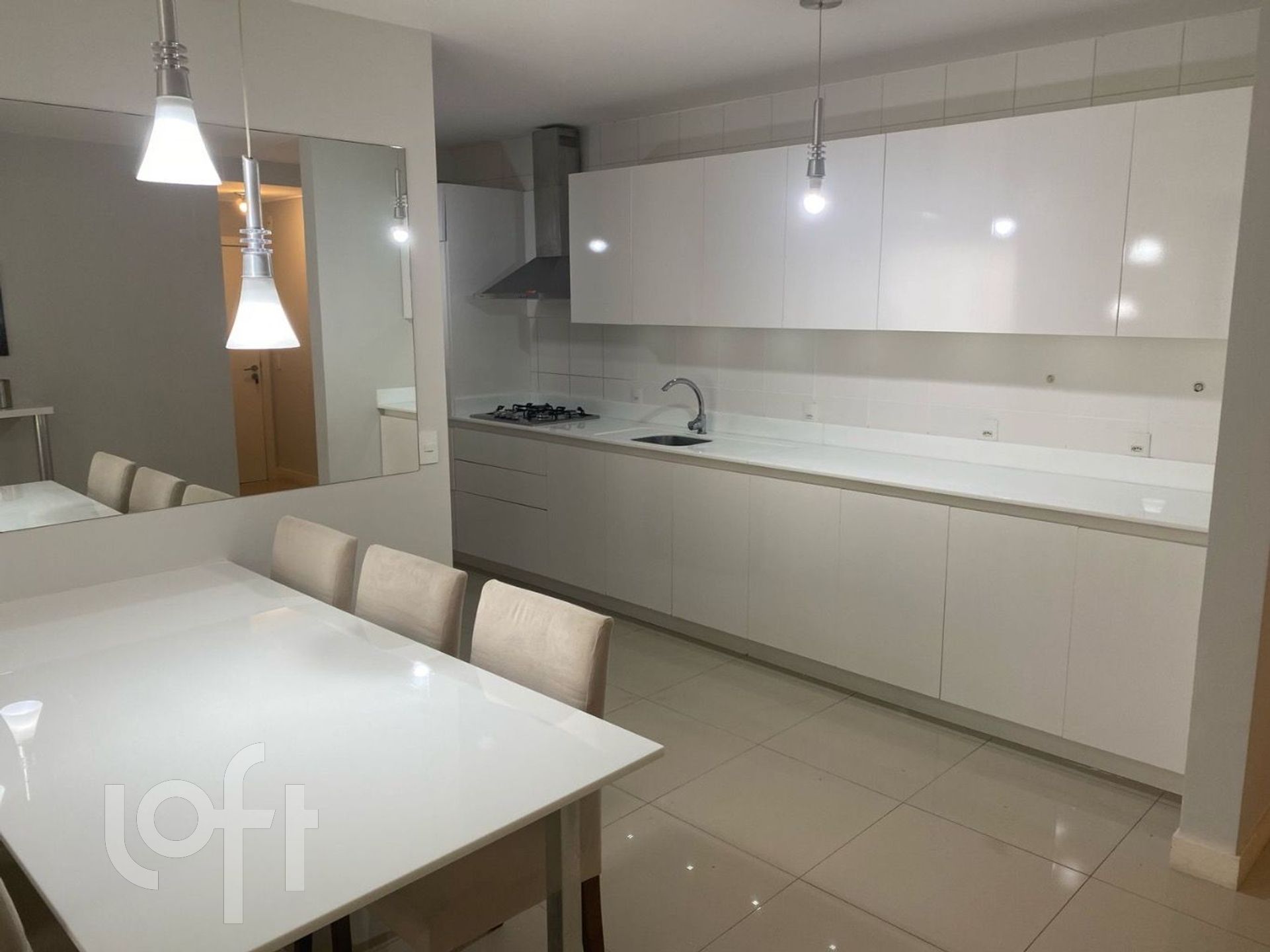 Apartamentos com 122m², 4 quartos, 2 suítes, 2 garagens, no bairro Itacorubi em Florianópolis