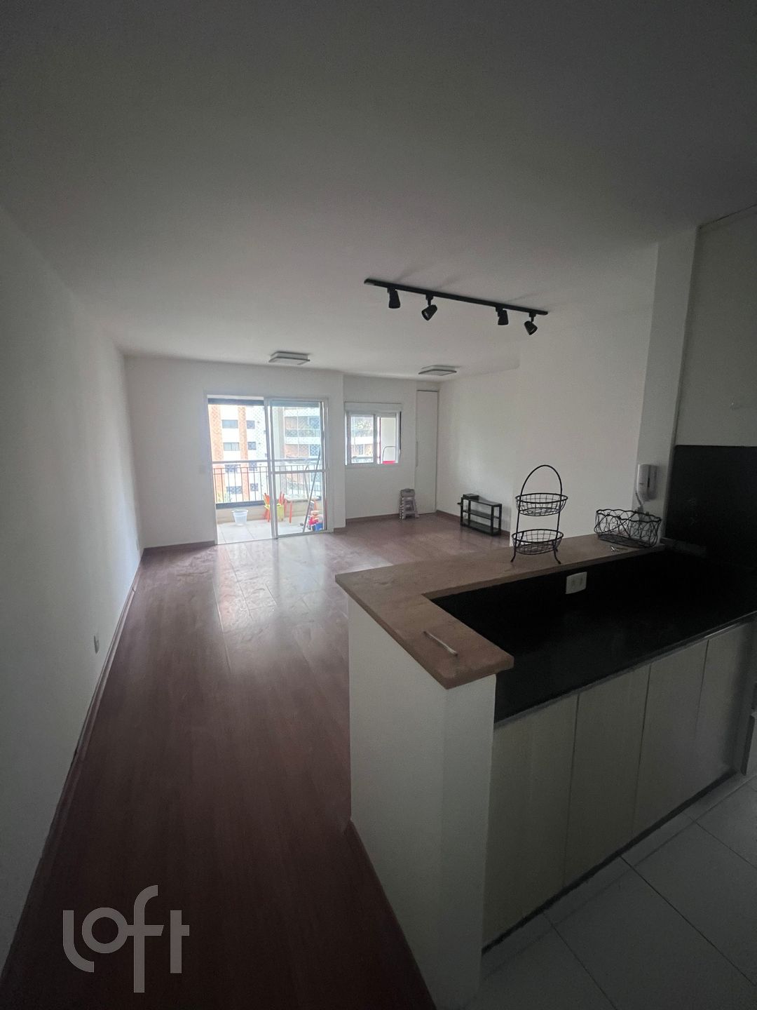 Apartamento à venda com 2 quartos, 70m² - Foto 3