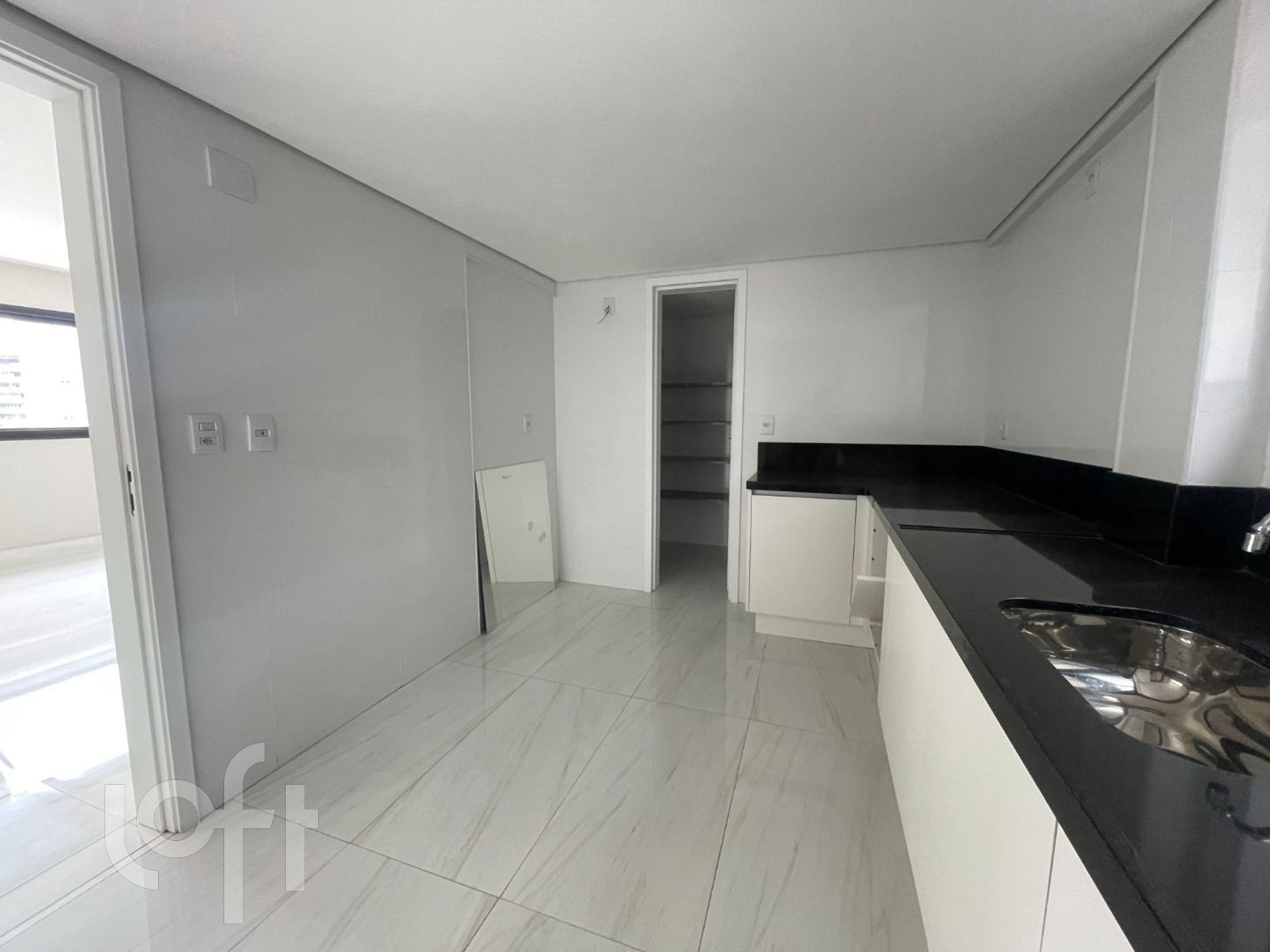 Apartamento à venda com 3 quartos, 160m² - Foto 7