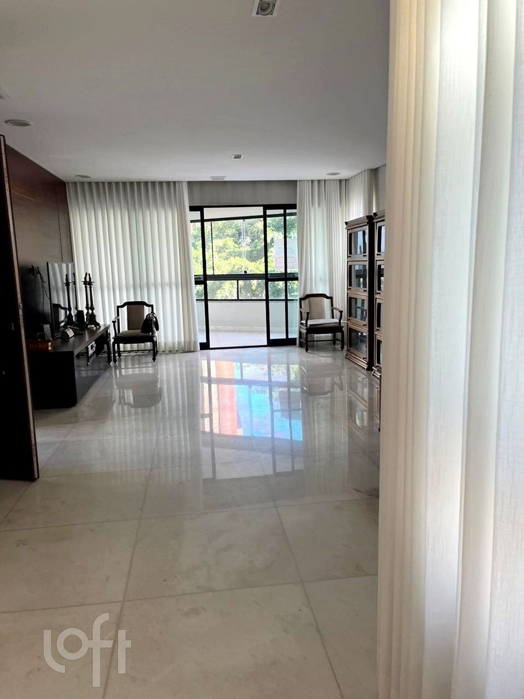 Apartamento à venda com 4 quartos, 210m² - Foto 3