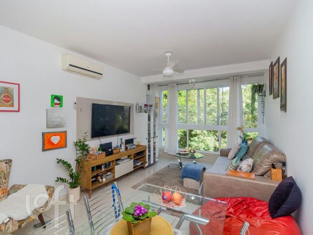 Apartamento com 75m², 2 dormitórios, 1 suíte, 1 vaga, Vila Ipiranga em Porto Alegre