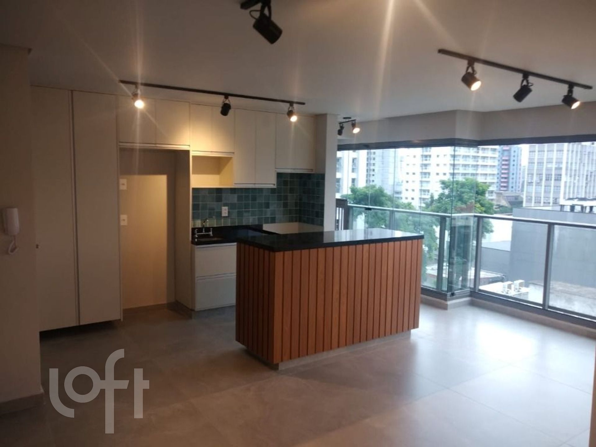 Apartamento à venda com 2 quartos, 64m² - Foto 1