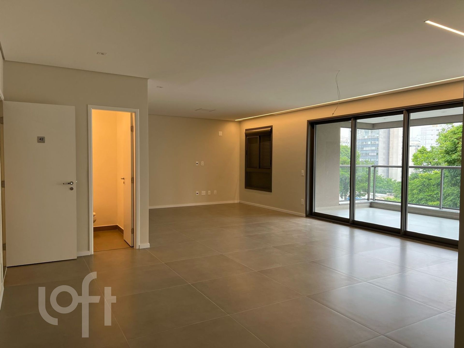 Apartamento à venda com 3 quartos, 186m² - Foto 1