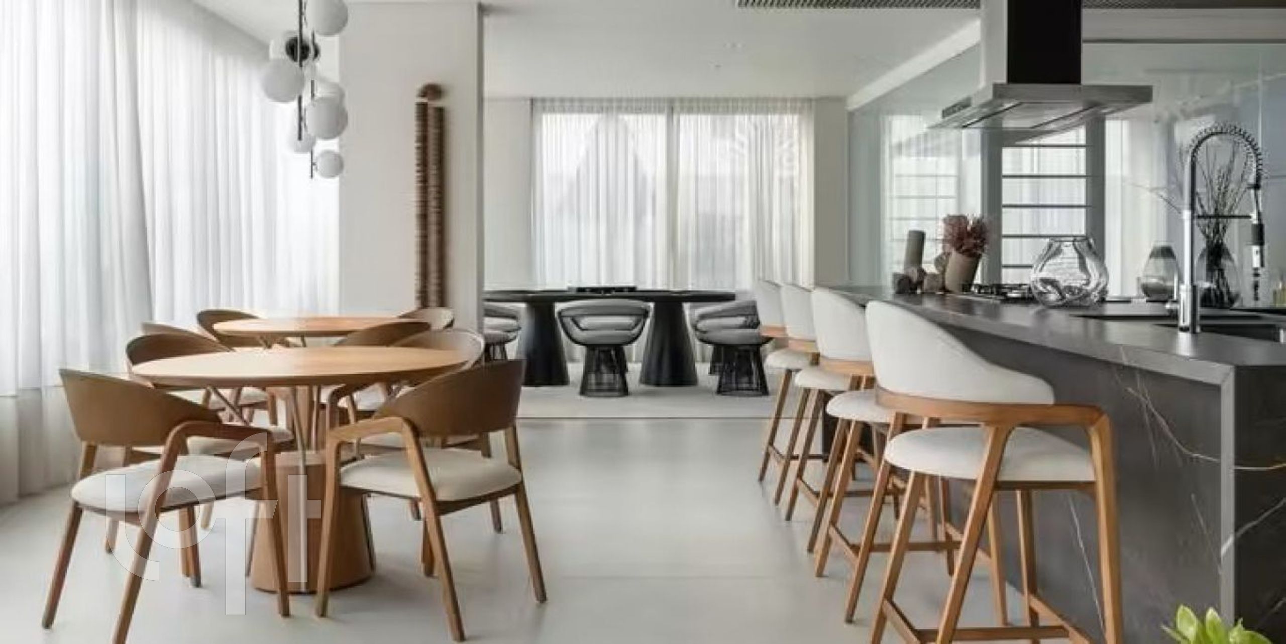 Apartamentos com 138m², 4 quartos, 4 suítes, 3 garagens, no bairro Centro em Balneário Camboriú