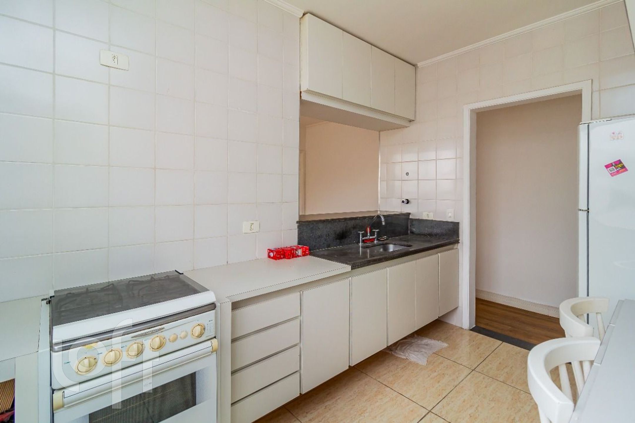 Apartamento à venda com 1 quarto, 42m² - Foto 11