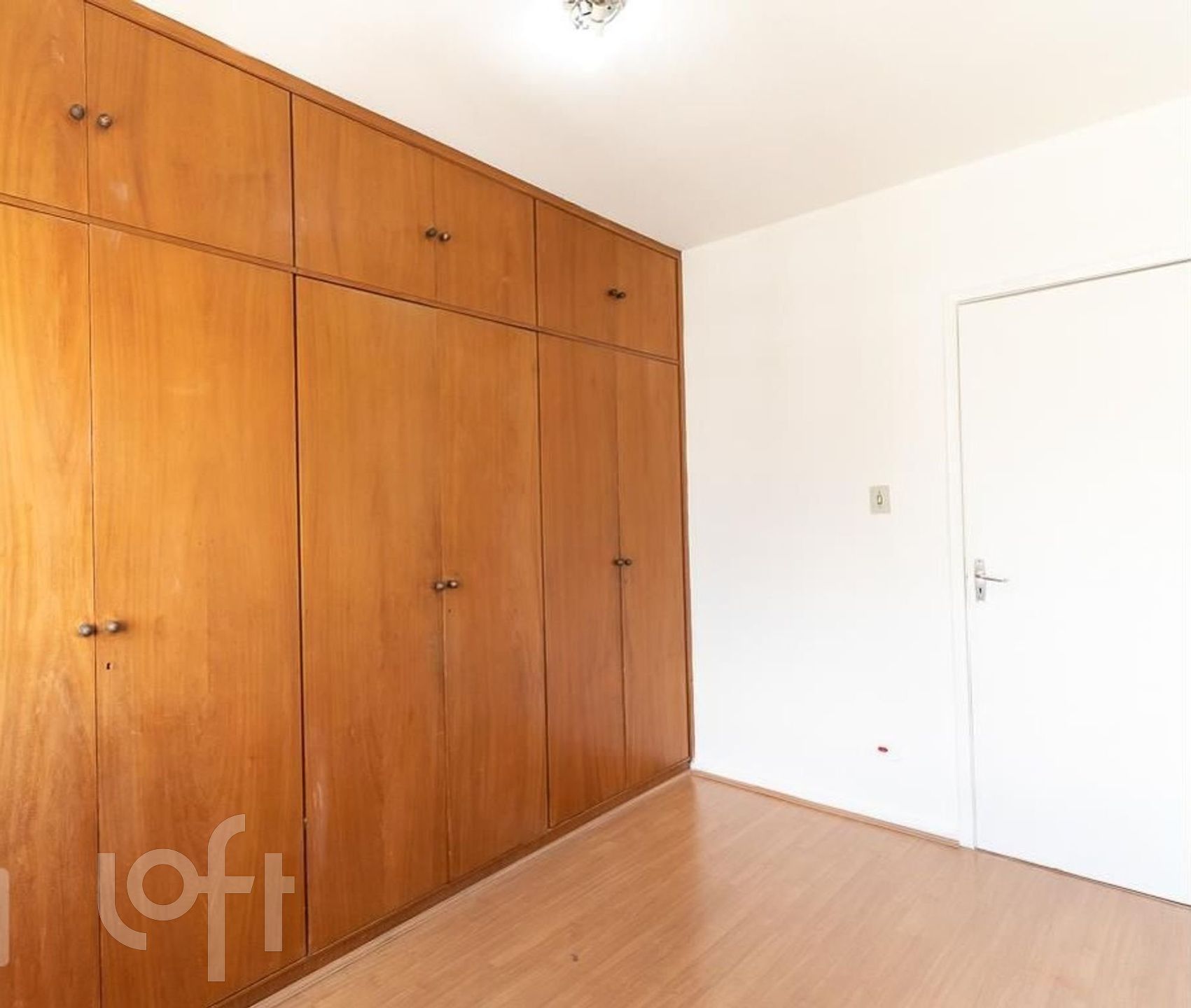 Apartamento à venda com 2 quartos, 70m² - Foto 2