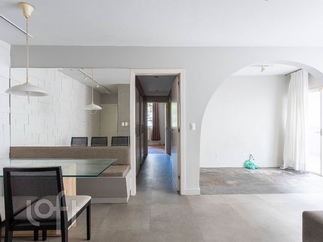 Apartamento com 92m², 2 dormitórios, 1 vaga, Santa Cecília em Porto Alegre