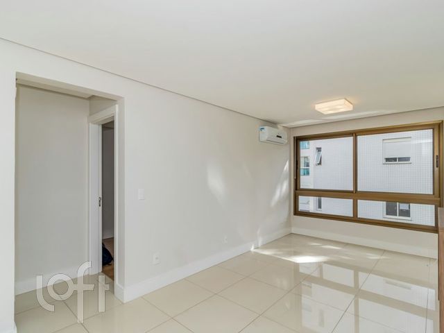 Apartamento com 44m², 1 dormitório, 1 vaga, Rio Branco em Porto Alegre