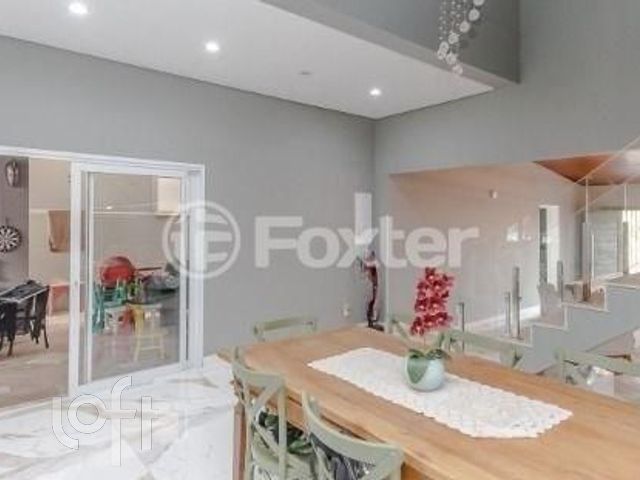 Casa com 250m², 6 dormitórios, 1 suíte, 2 vagas, Chácara das Pedras em Porto Alegre