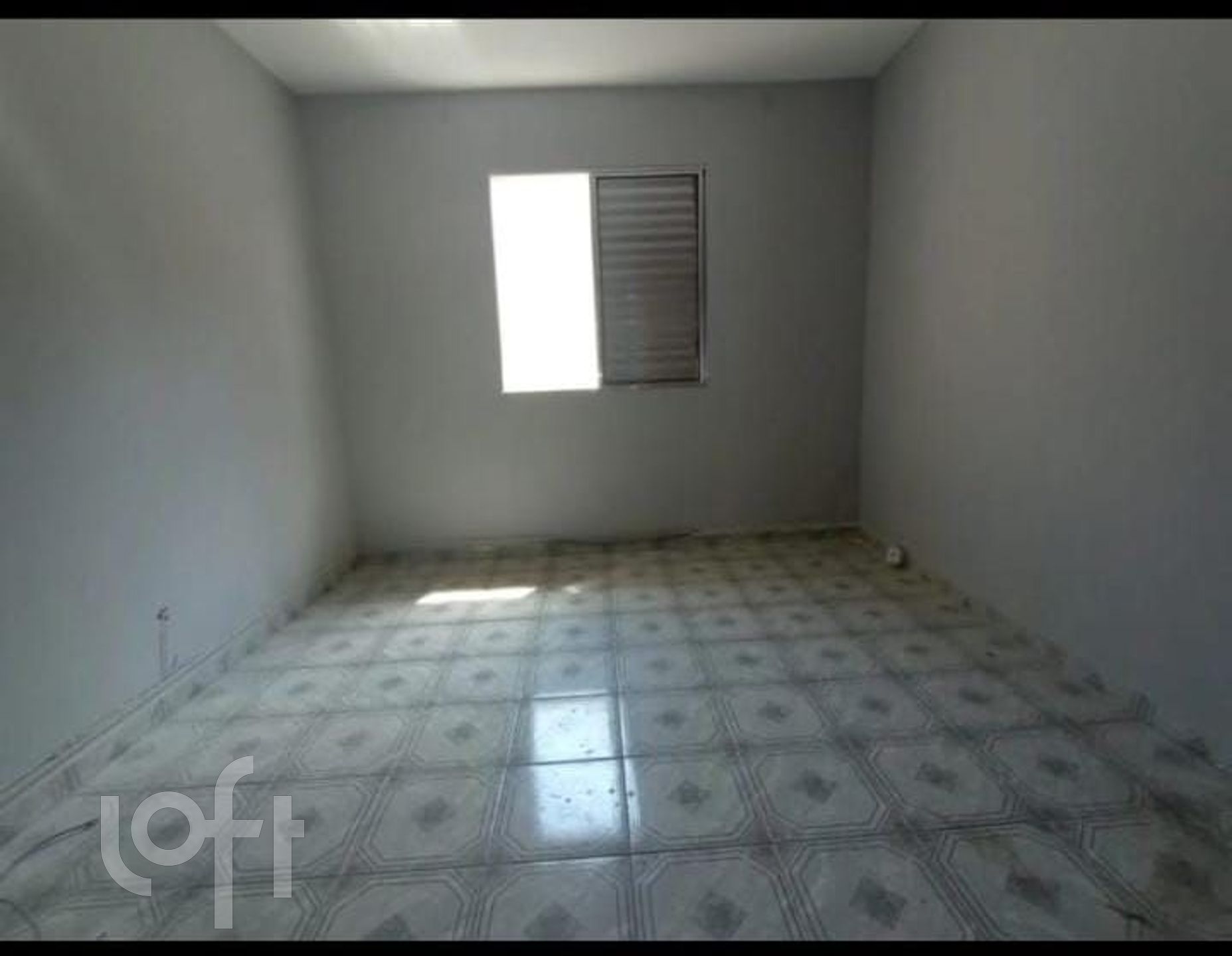 Casa à venda com 3 quartos, 100m² - Foto 1