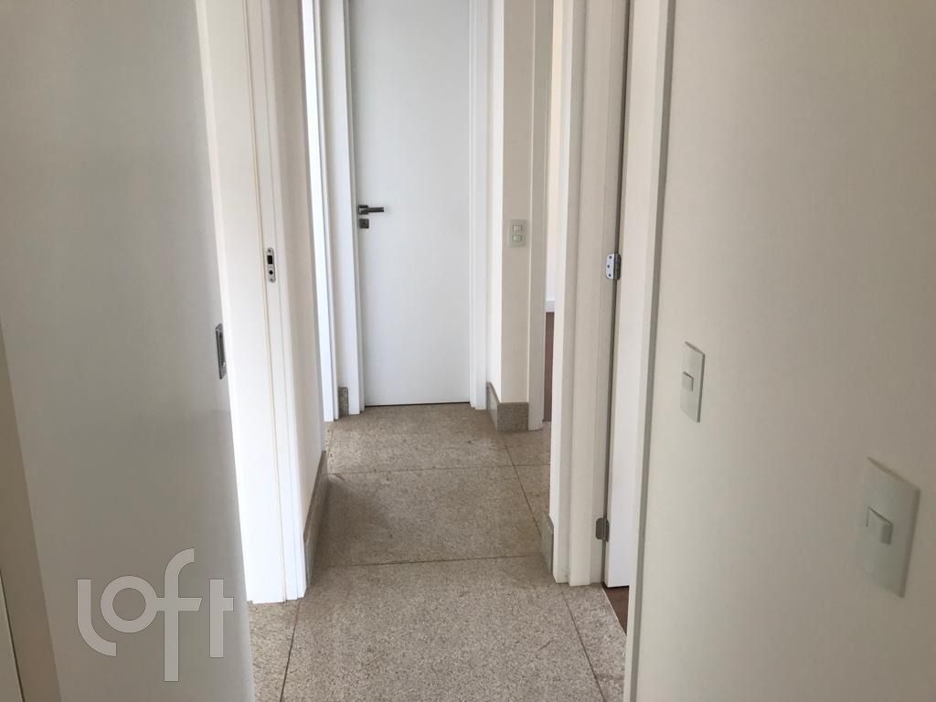 Apartamento à venda com 4 quartos, 298m² - Foto 4