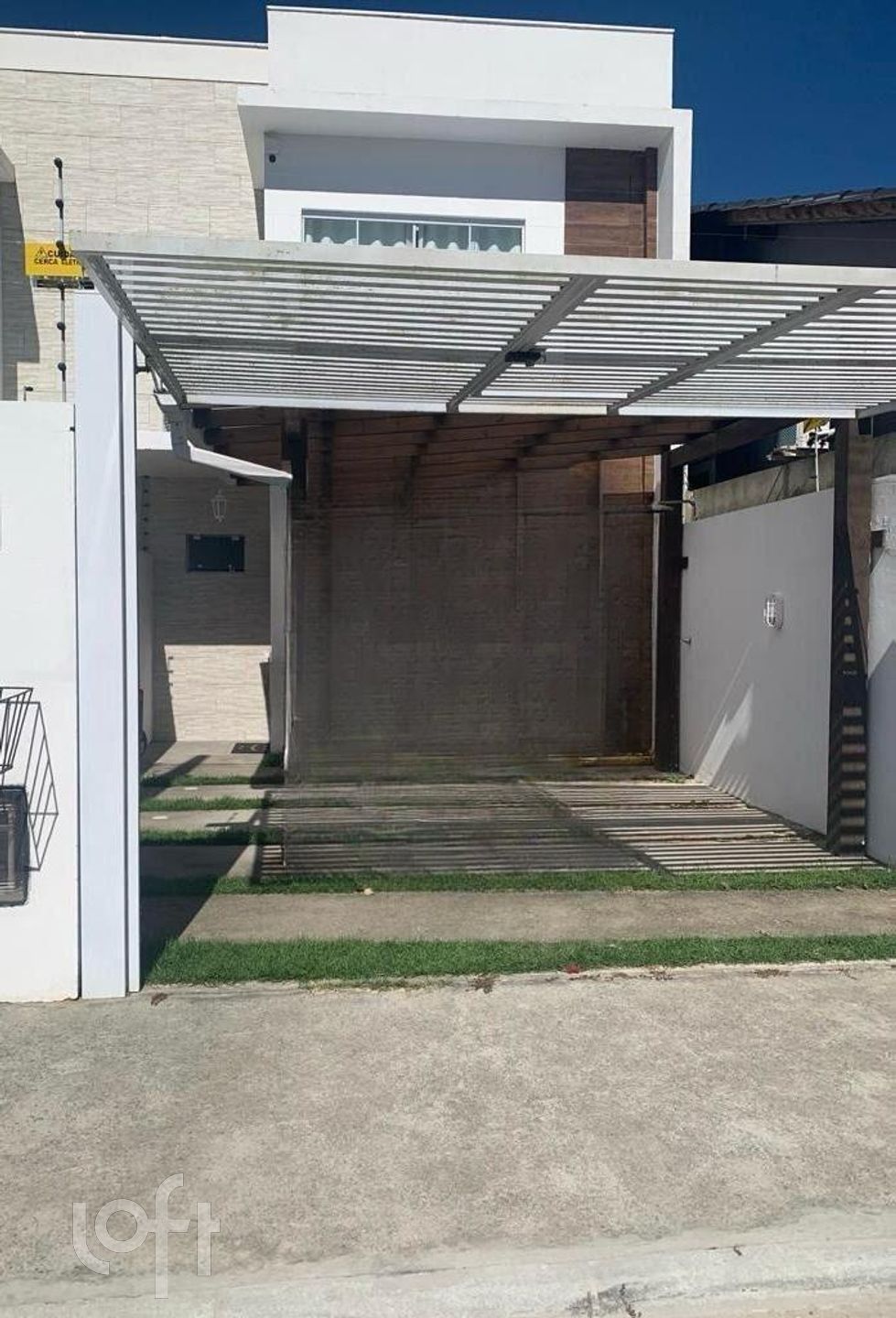 Casa Residencial com 85m², 2 quartos, 2 suítes, 2 garagens, no bairro São João do Rio Vermelho em Florianópolis