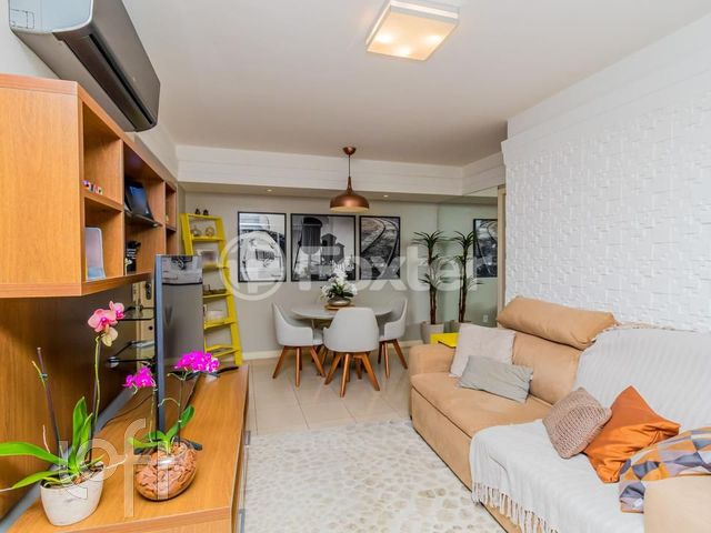 Apartamento com 83m², 2 dormitórios, 1 suíte, 1 vaga, Rio Branco em Porto Alegre