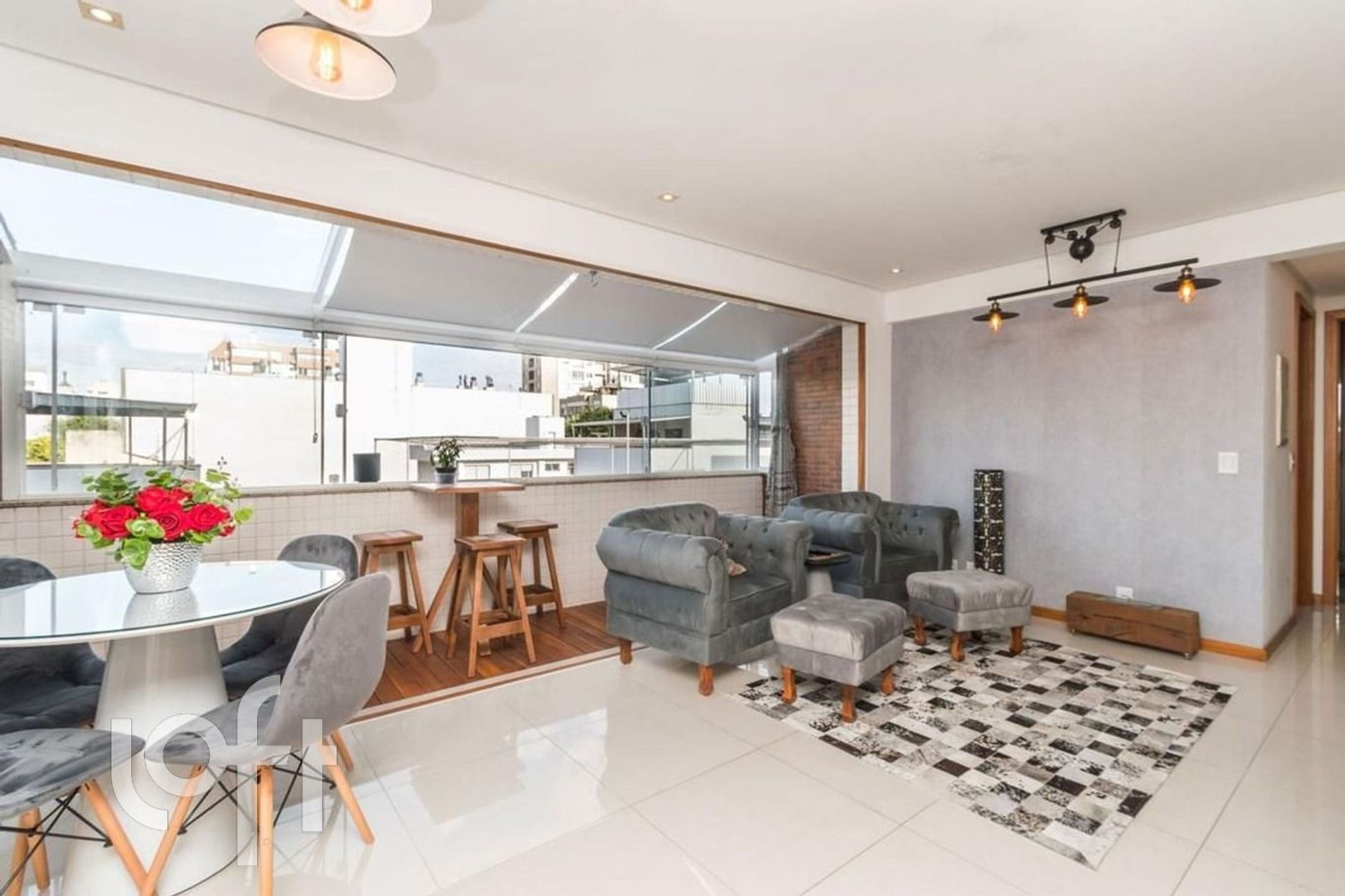 Apartamento com 70m², 2 dormitórios, 1 suíte, 2 vagas, Santana em Porto Alegre