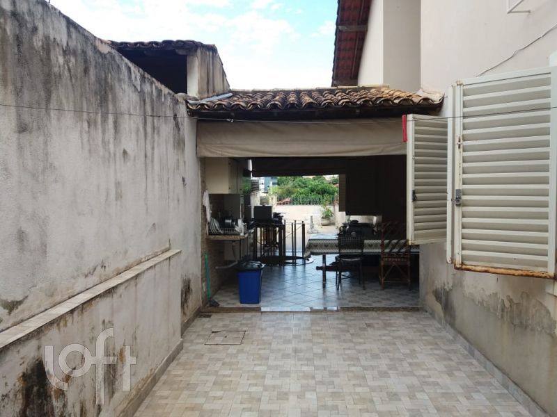 Casa à venda com 4 quartos, 351m² - Foto 15