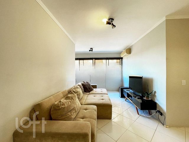 Apartamento com 85m², 3 dormitórios, 1 suíte, 2 vagas, Vila Ipiranga em Porto Alegre