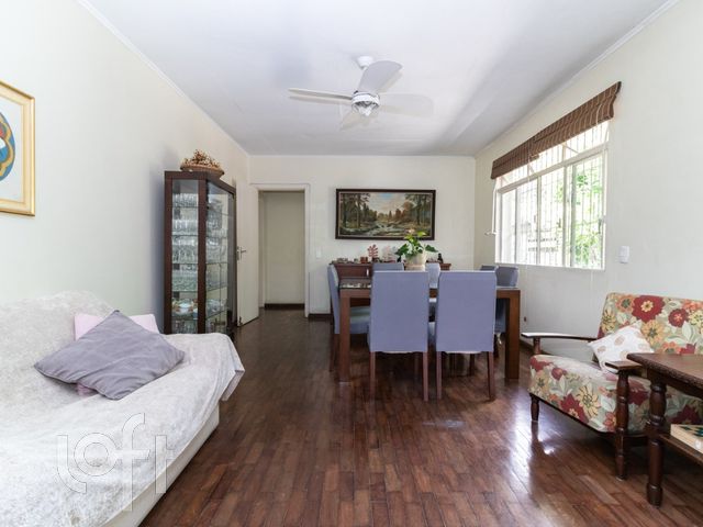 Casa com 224m², 3 dormitórios, 1 suíte, 4 vagas, Vila Ipiranga em Porto Alegre