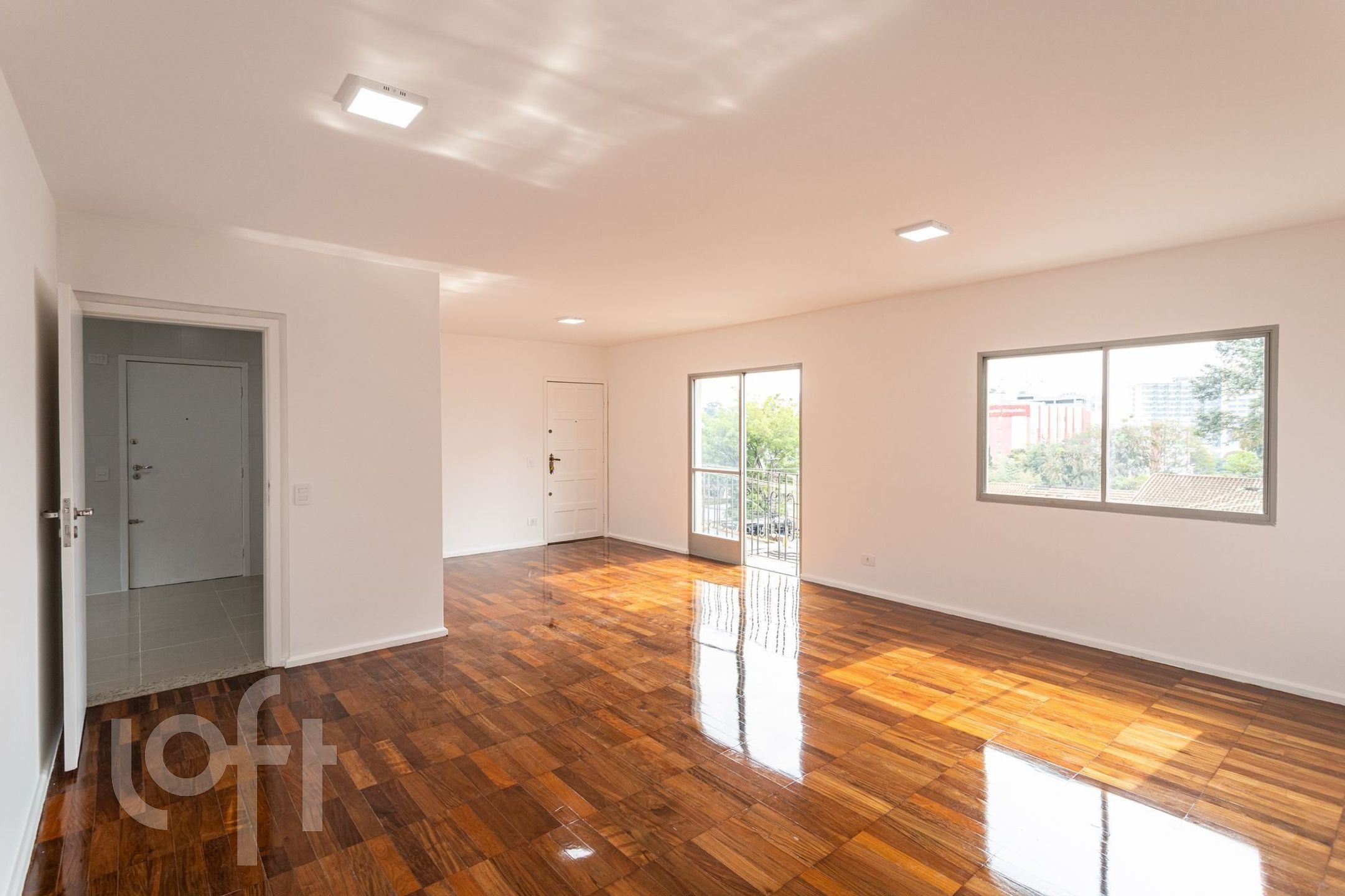 Apartamento à venda com 3 quartos, 112m² - Foto 1