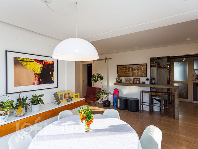 Apartamento com 90m², 2 dormitórios, 1 suíte, 1 vaga, Auxiliadora em Porto Alegre