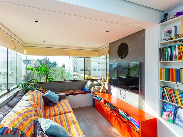 Apartamento com 90m², 2 dormitórios, 1 suíte, 1 vaga, Auxiliadora em Porto Alegre