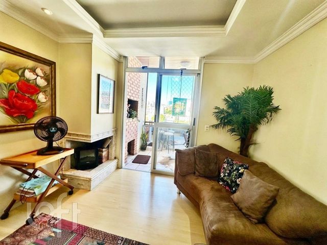 Apartamento com 86m², 2 dormitórios, 1 suíte, 2 vagas, Floresta em Porto Alegre