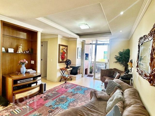 Apartamento com 86m², 2 dormitórios, 1 suíte, 2 vagas, Floresta em Porto Alegre