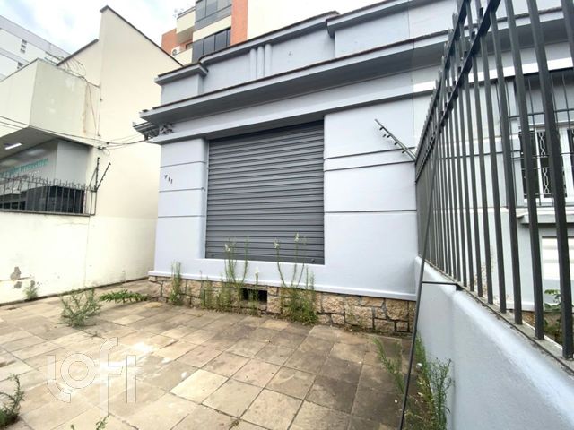 Casa com 127m², 3 dormitórios, 2 vagas, Santana em Porto Alegre