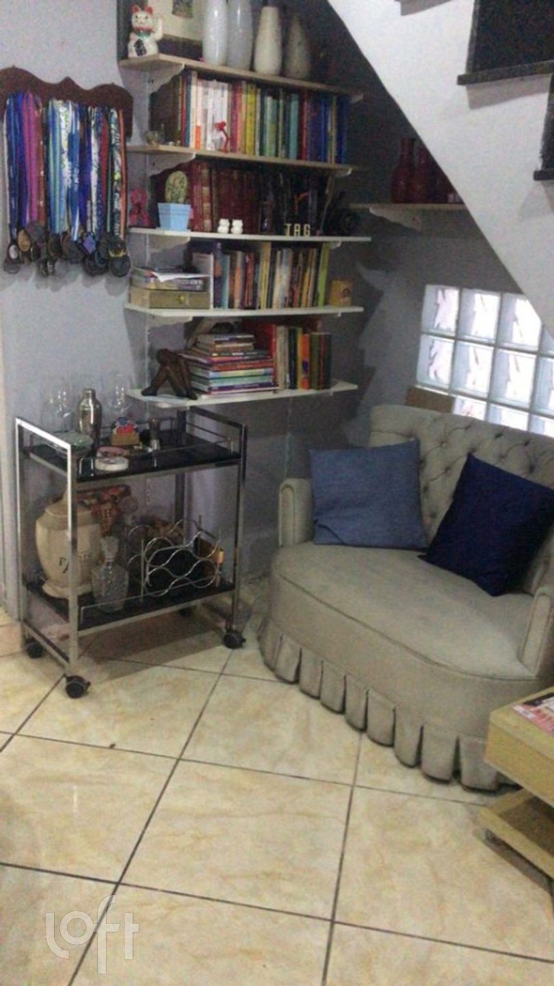 Casa à venda com 4 quartos, 200m² - Foto 4