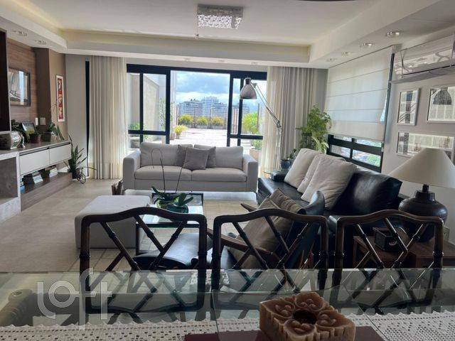 Apartamento com 180m², 3 dormitórios, 3 suítes, 4 vagas, Chácara das Pedras em Porto Alegre