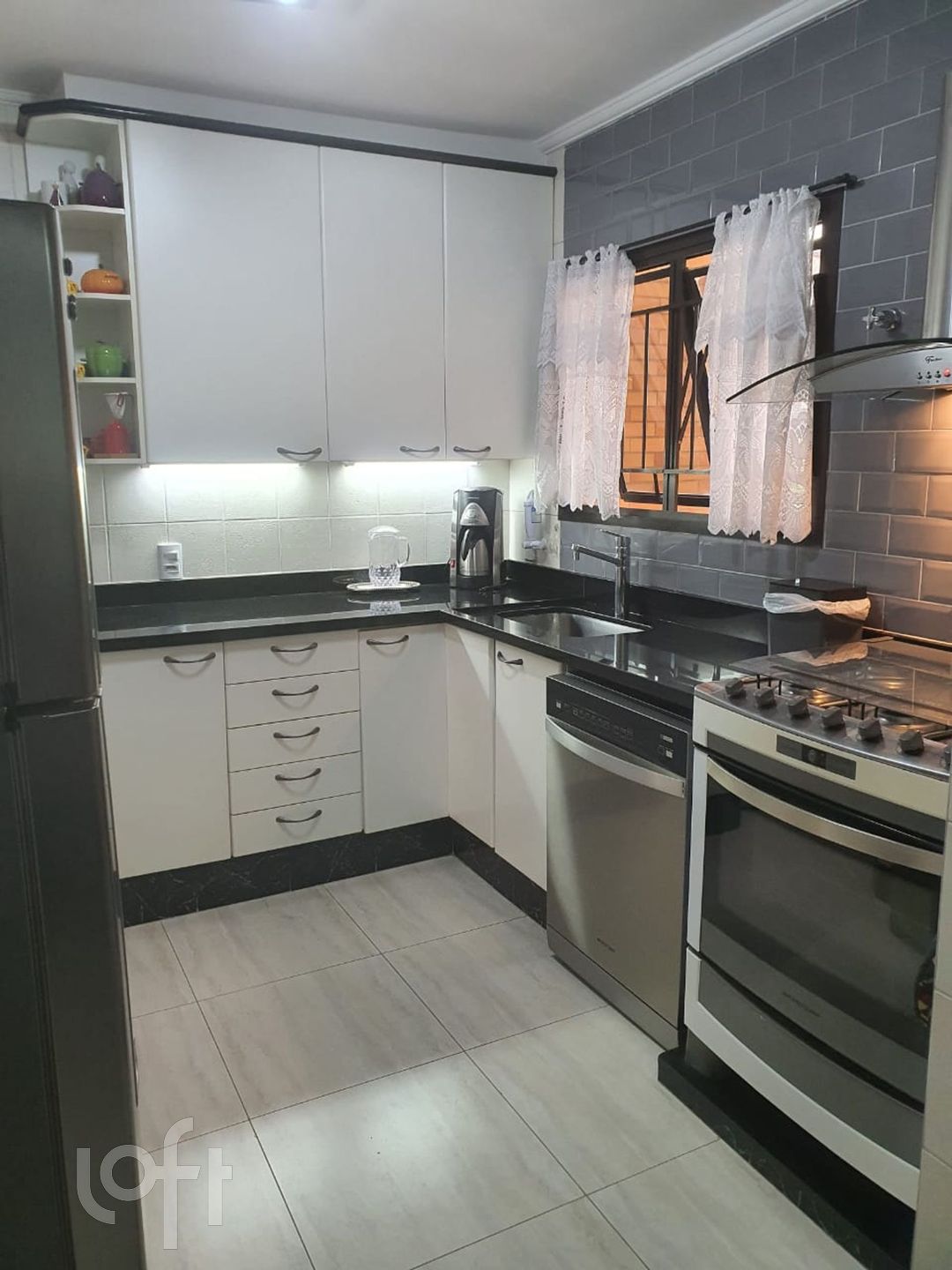 Apartamento à venda com 4 quartos, 140m² - Foto 18