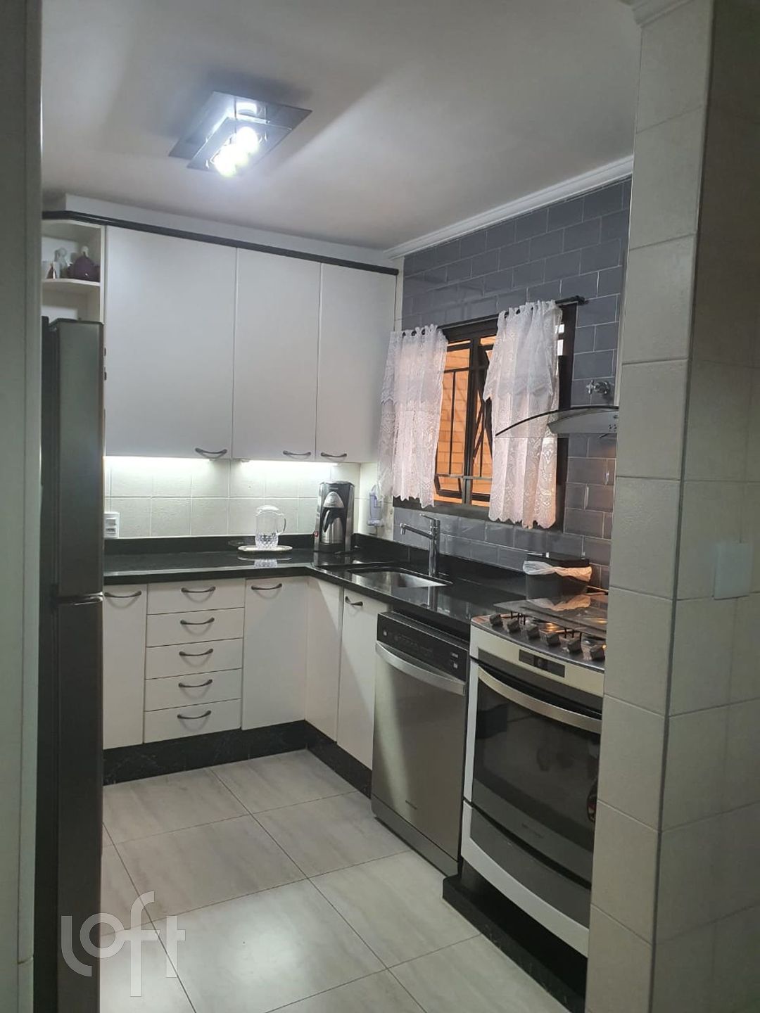 Apartamento à venda com 4 quartos, 140m² - Foto 17