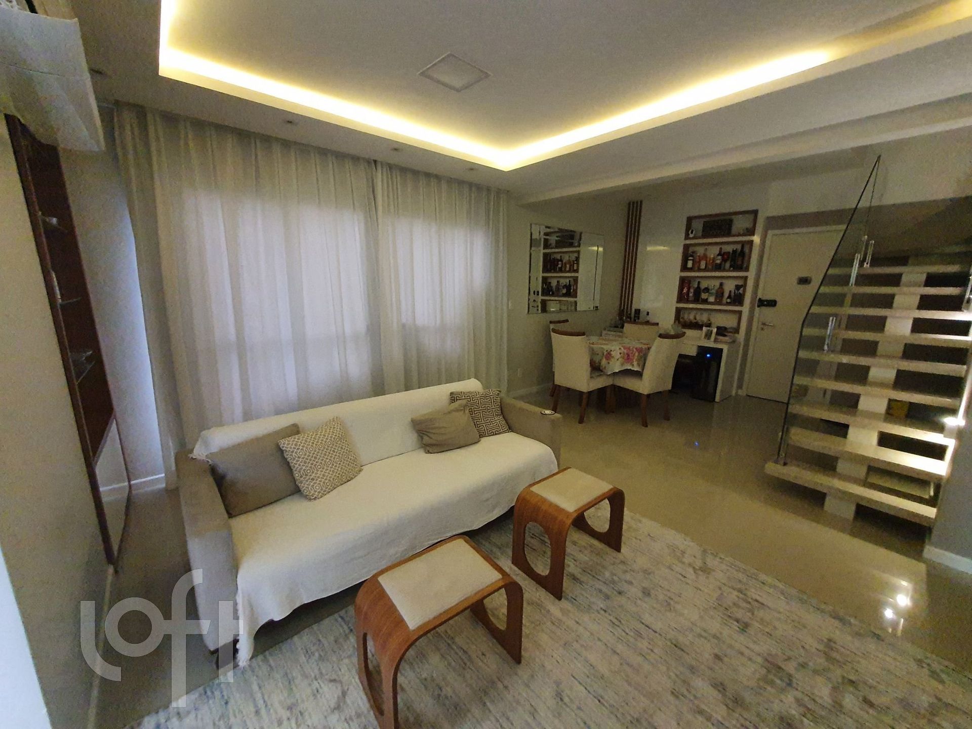 Apartamento à venda com 4 quartos, 225m² - Foto 1