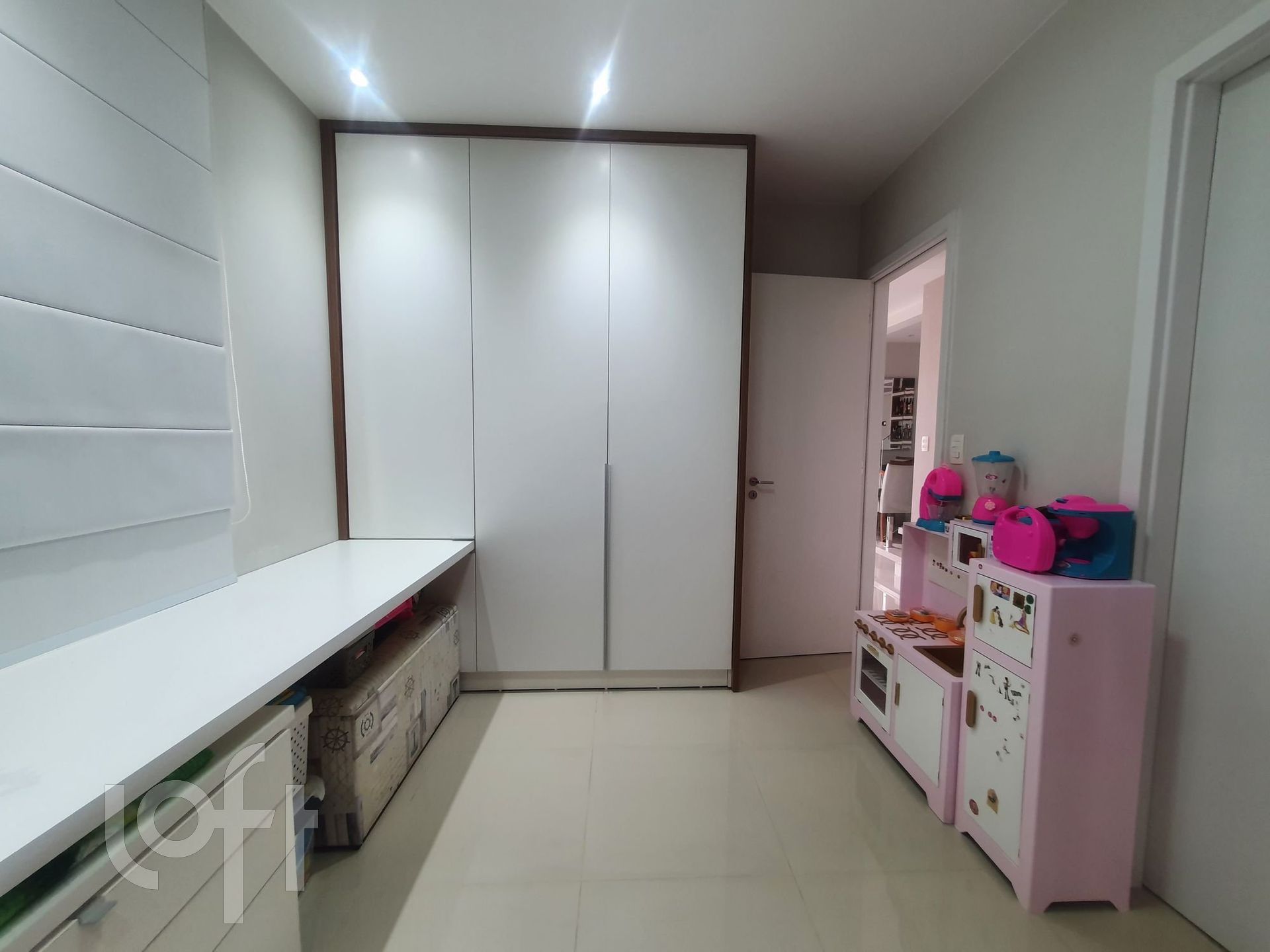 Apartamento à venda com 4 quartos, 225m² - Foto 6