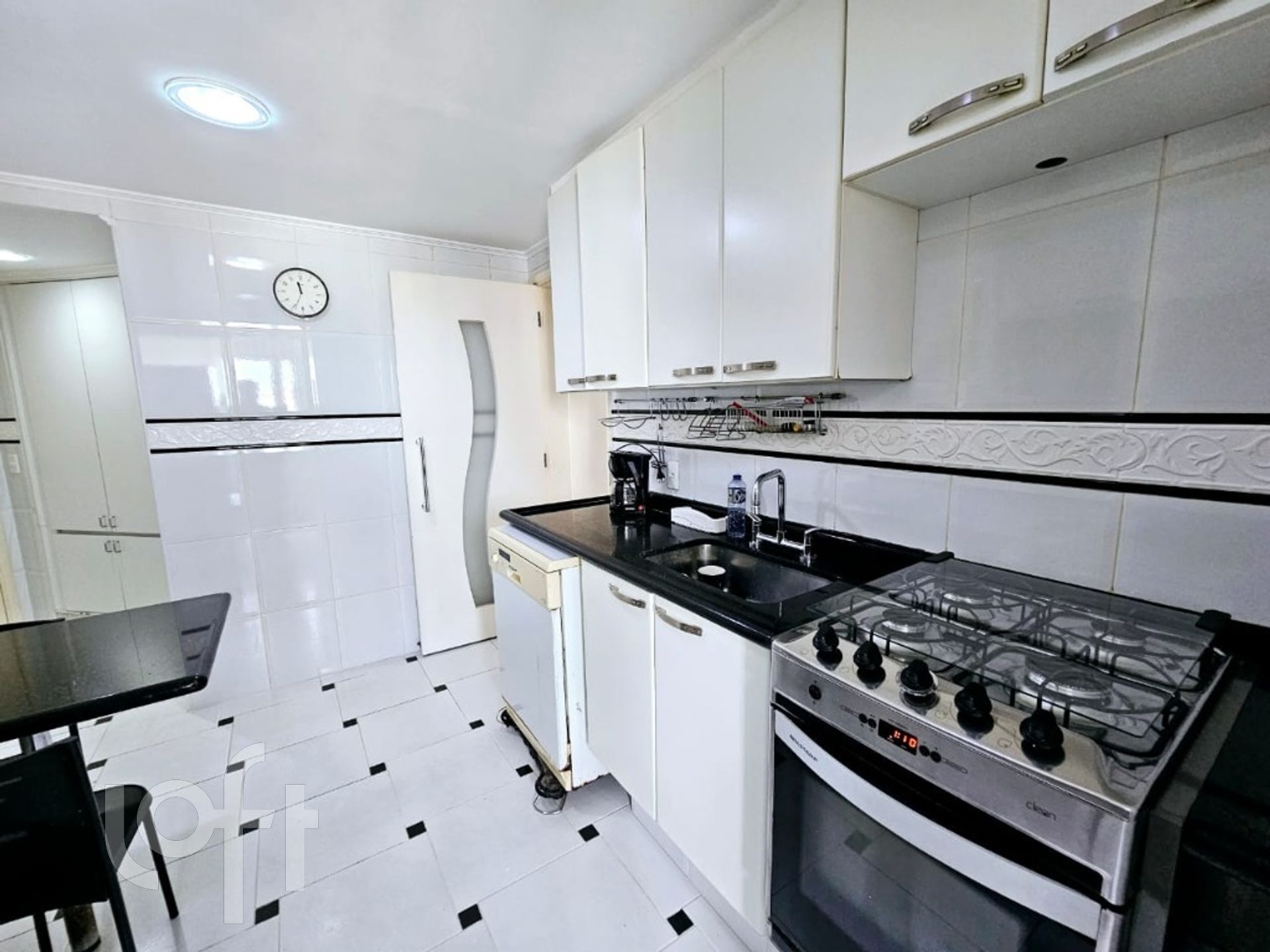 Apartamento à venda com 3 quartos, 169m² - Foto 9