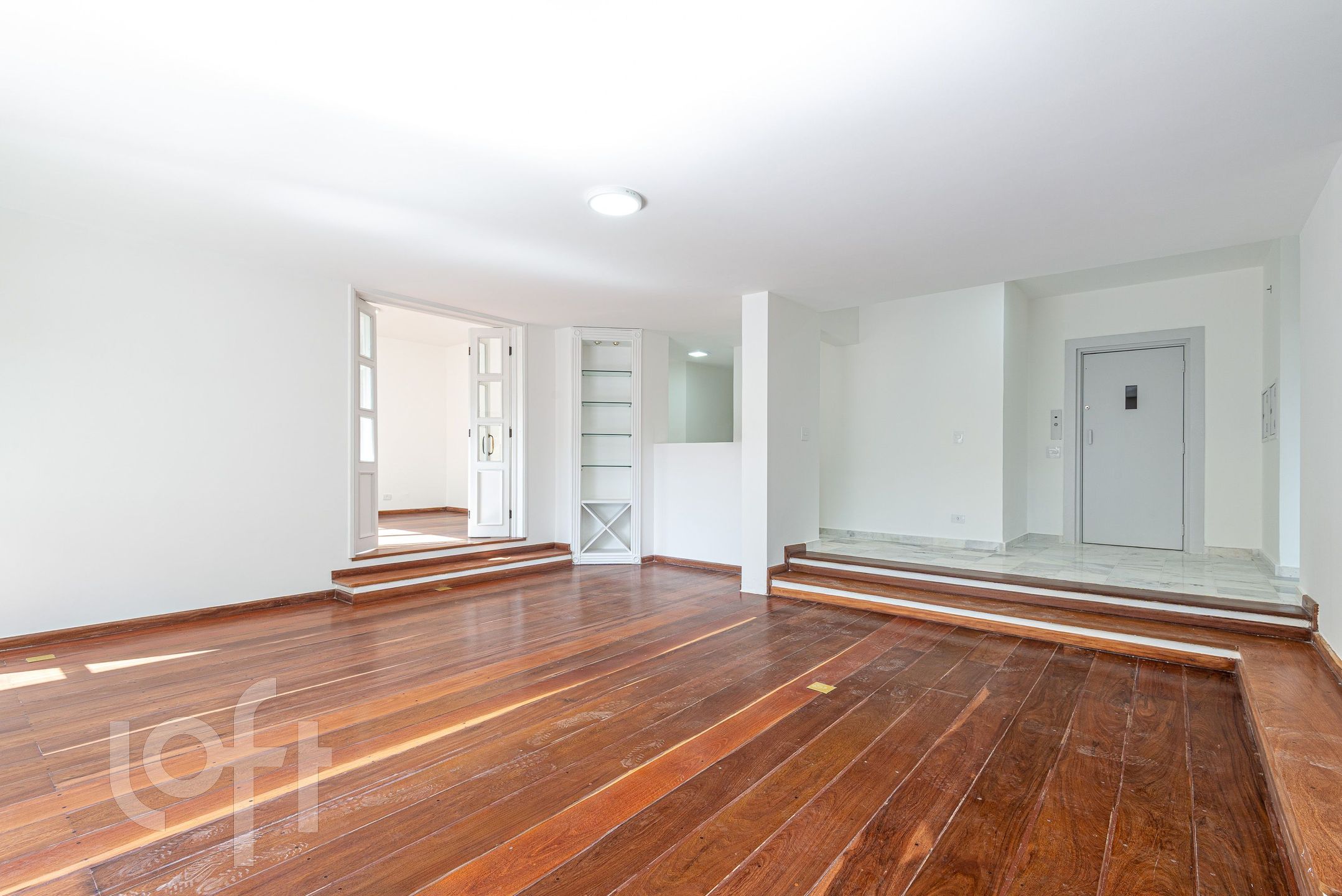 Apartamento à venda em Real Parque com 240 m², 3 quartos, 3 vagas