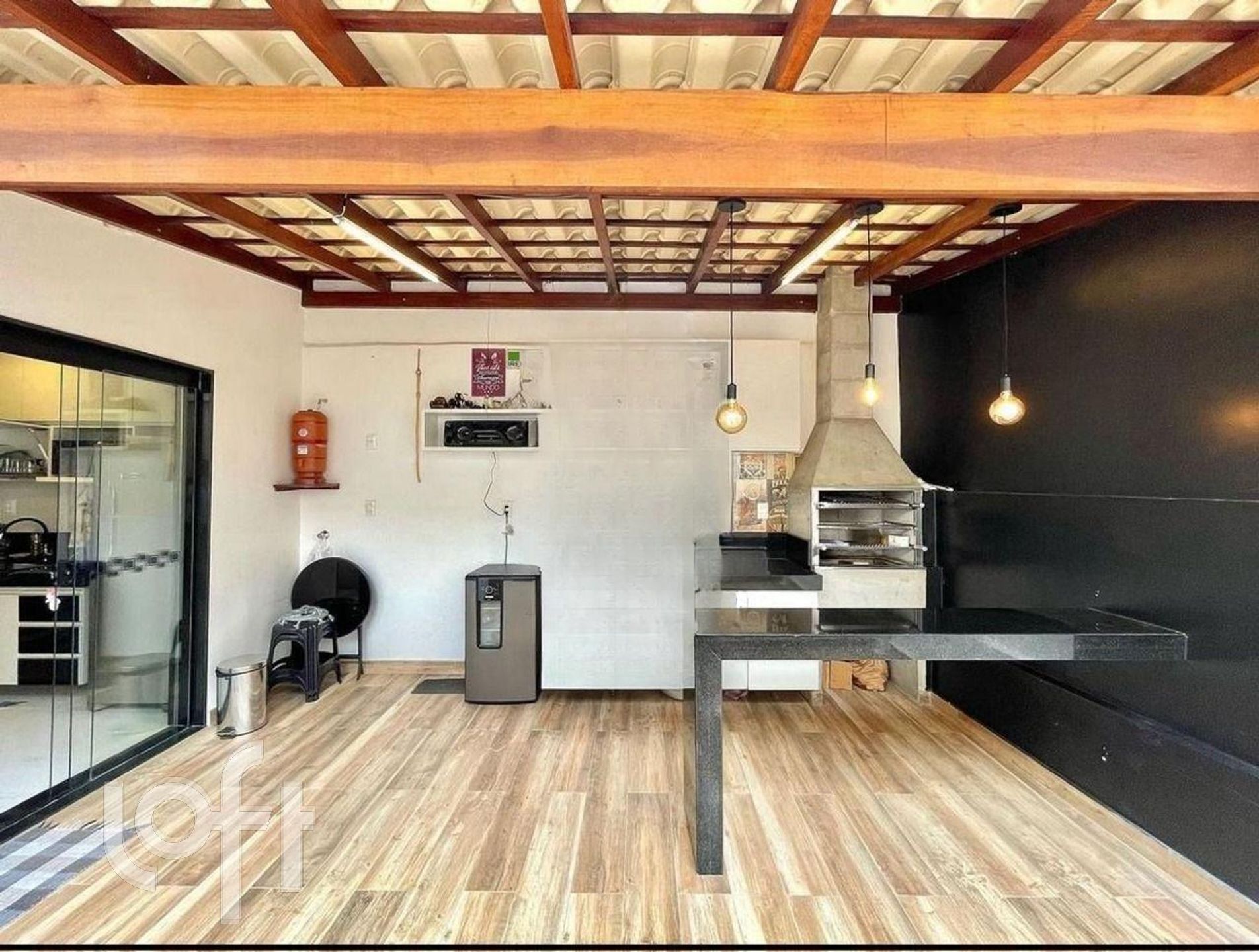 Casa à venda com 3 quartos, 130m² - Foto 1