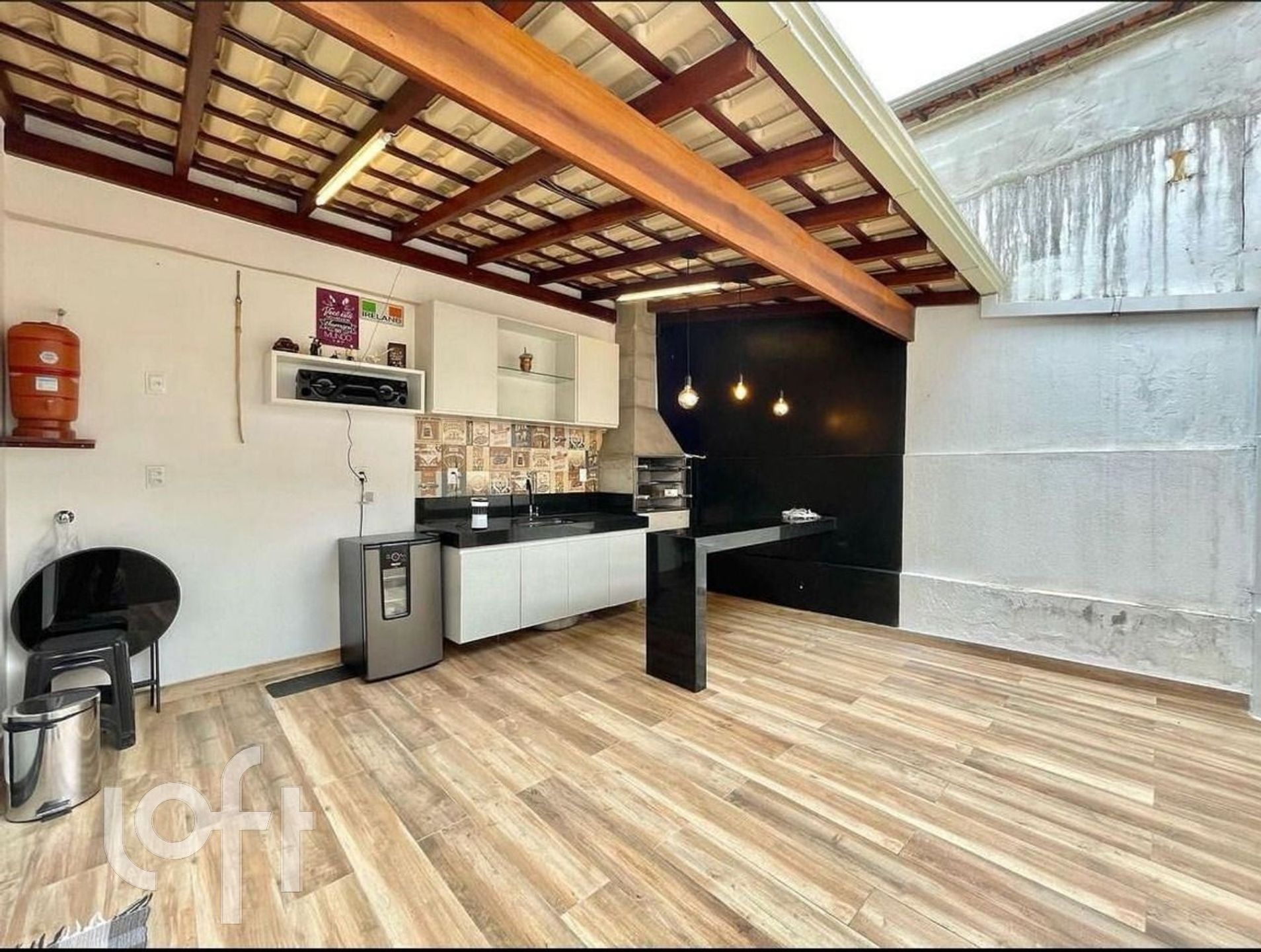 Casa à venda com 3 quartos, 130m² - Foto 2