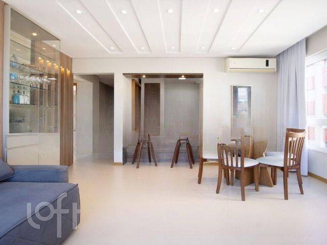 Apartamento com 72m², 2 dormitórios, 1 suíte, 2 vagas, Rio Branco em Porto Alegre