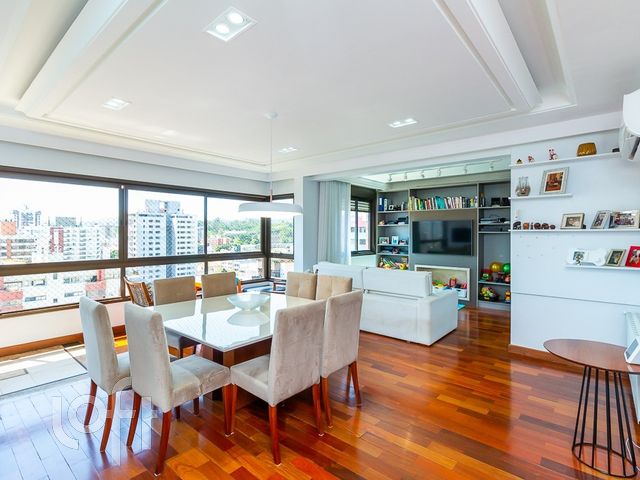 Apartamento com 118m², 3 dormitórios, 1 suíte, 2 vagas, Menino Deus em Porto Alegre