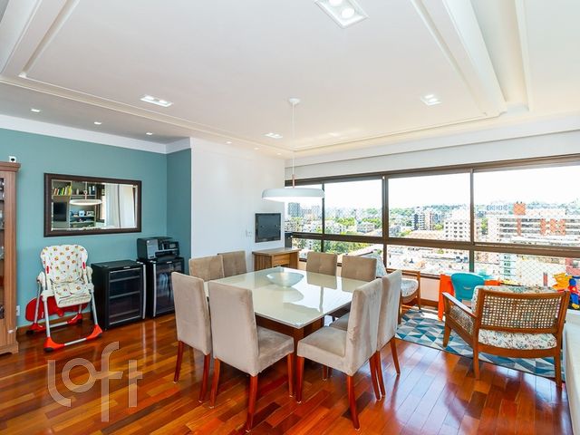 Apartamento com 118m², 3 dormitórios, 1 suíte, 2 vagas, Menino Deus em Porto Alegre