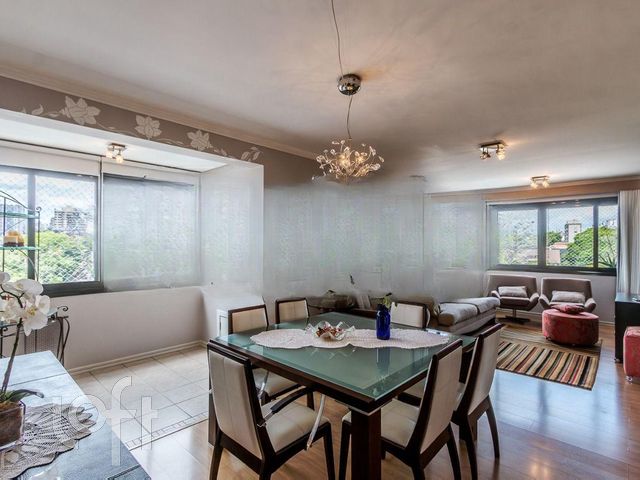 Apartamento com 101m², 3 dormitórios, 1 suíte, 2 vagas, São João em Porto Alegre