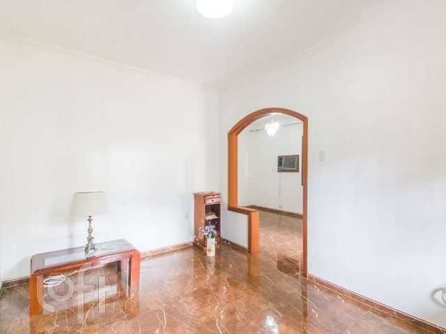 Casa com 322m², 4 dormitórios, 1 suíte, 7 vagas, Menino Deus em Porto Alegre