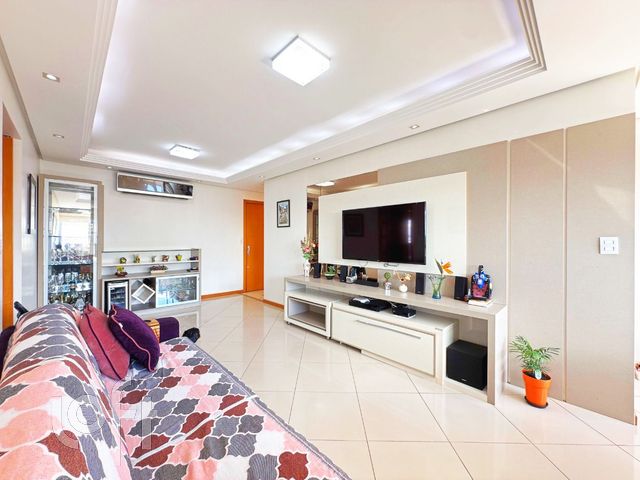 Apartamento com 94m², 3 dormitórios, 1 suíte, 2 vagas, Cristo Redentor em Porto Alegre