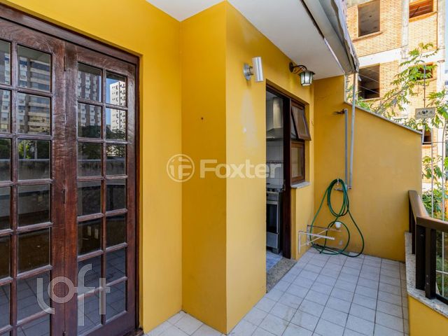 Casa em Condomínio com 158m², 2 dormitórios, 1 suíte, 2 vagas, Menino Deus em Porto Alegre