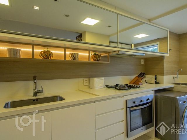 Apartamento com 68m², 2 dormitórios, 1 suíte, 1 vaga, Vila Ipiranga em Porto Alegre